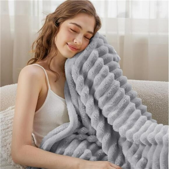 Bedsure Throw Blanket Super Soft Cozy Fleece for Couch Bed Light Grey 50x60 Inch - Picture 3 of 7
